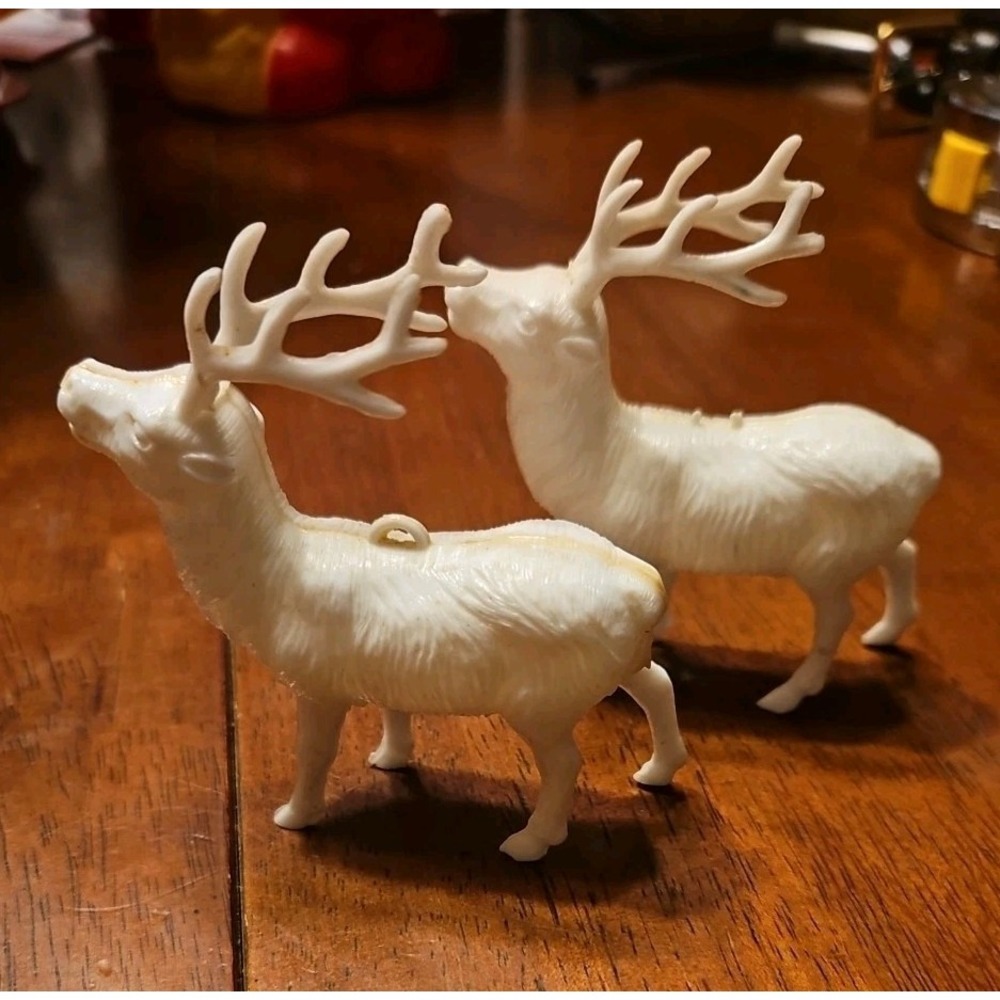 Vtg White Reindeer‎ w/Antlers Standing Hard Plastic /  3 1/2" TALL (554)